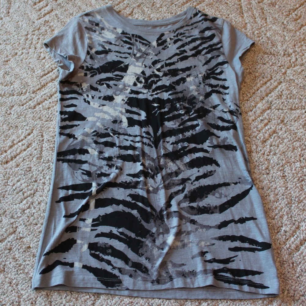 ❤❤Mudd Zebra print tee